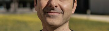 Photo portrait d'Alihan Gök, titulaire de la chaire LEST/Iméra - Les mondes du travail 2024-2025.