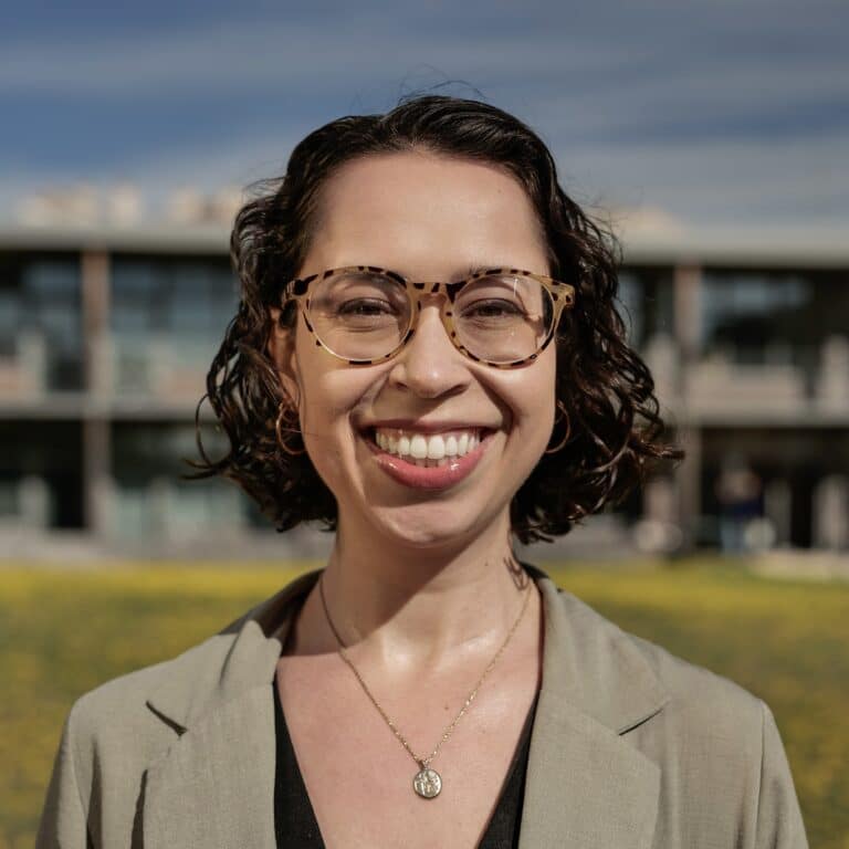 Photo portrait de Danielle Beaujon, titulaire de la Chaire Sciences Po Aix / Iméra – Albert Hirschman : Les passions identitaires entre Europe et Méditerranée.